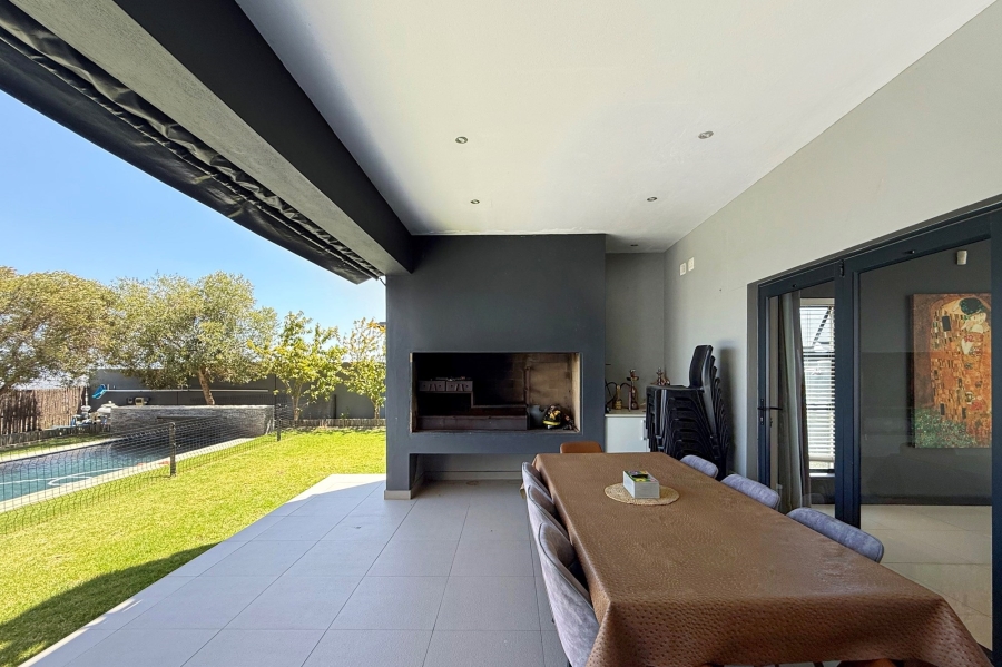 4 Bedroom Property for Sale in Baronetcy Estate Western Cape